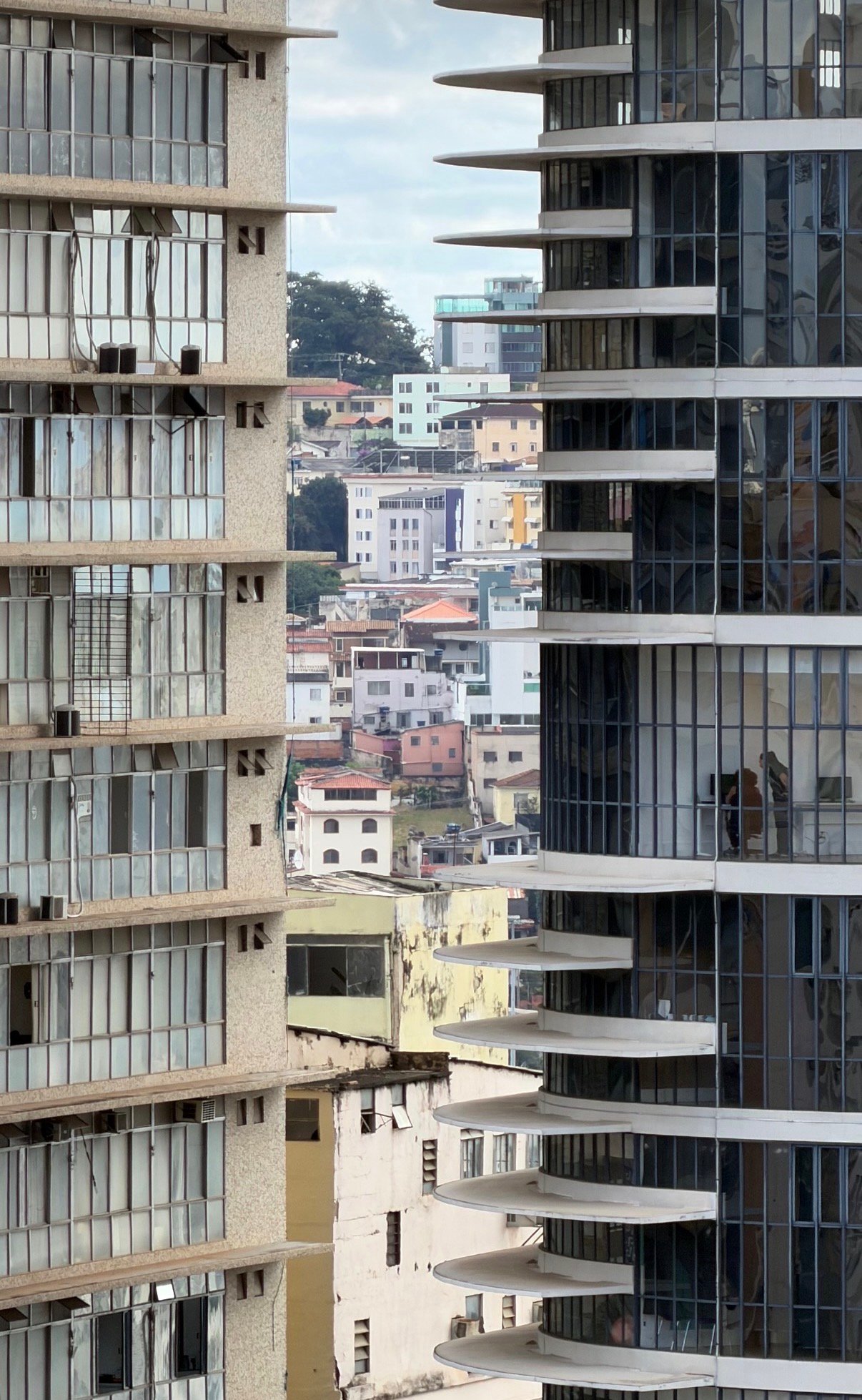 Urban façades in contrast
