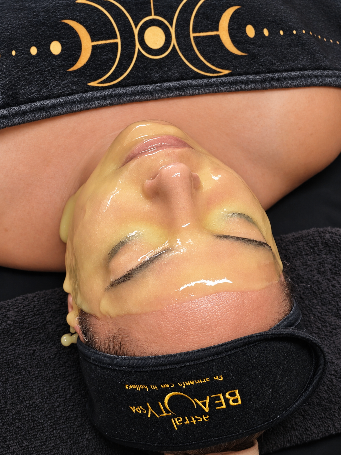 Brightening peel mask in an advanced facial ritual