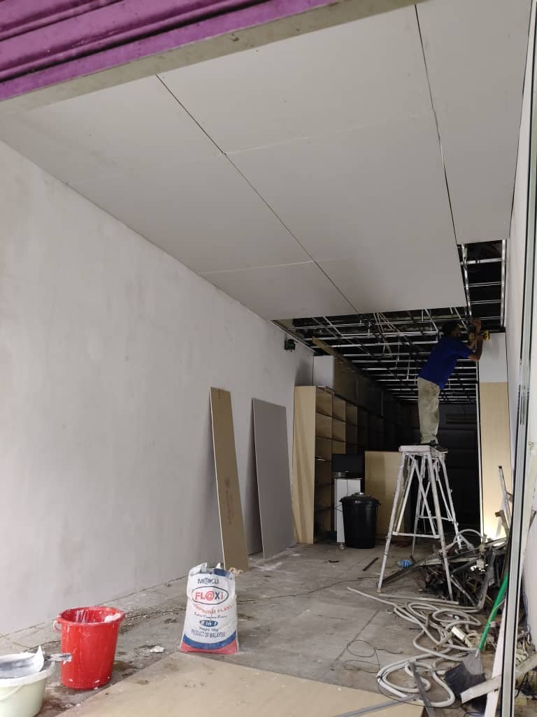 Ceiling board installation at Arianaaz Karentsa Boutique commercial project
