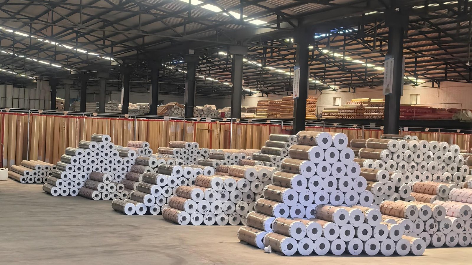 FIG. 04 — Artificial grass tufting line