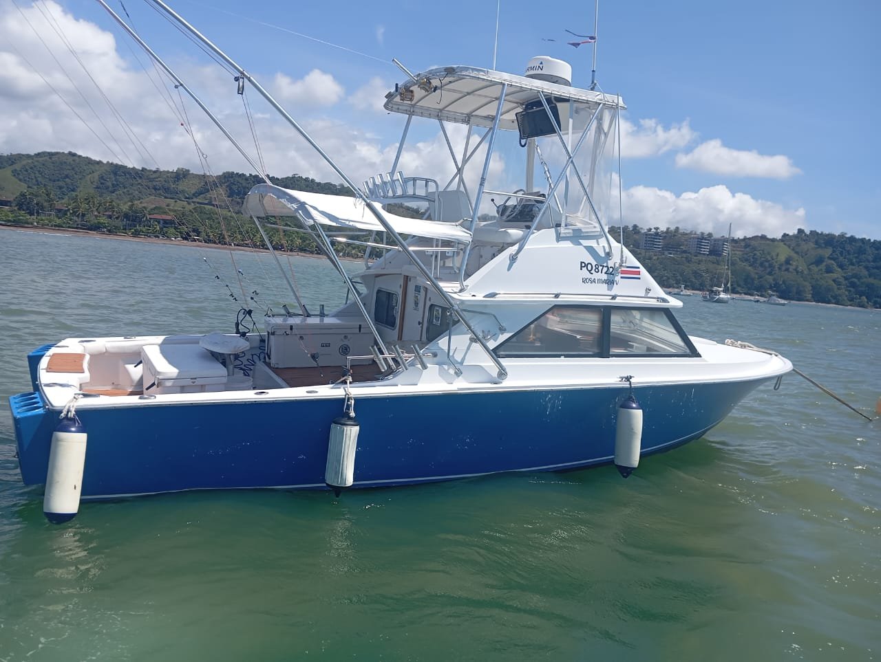 Wahoo Sportfishing Jaco 30' Bertram Sportfish fishing boat from Herradura Beach with Wahoo Sportfishing Jaco