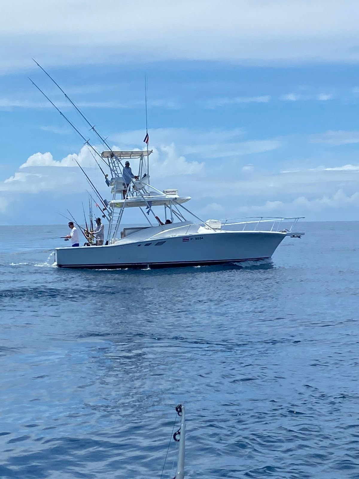 Wahoo Sportfishing Jaco 32' Custom Luhrs Express fishing boat from Los Sueños Marina with Wahoo Sportfishing Jaco