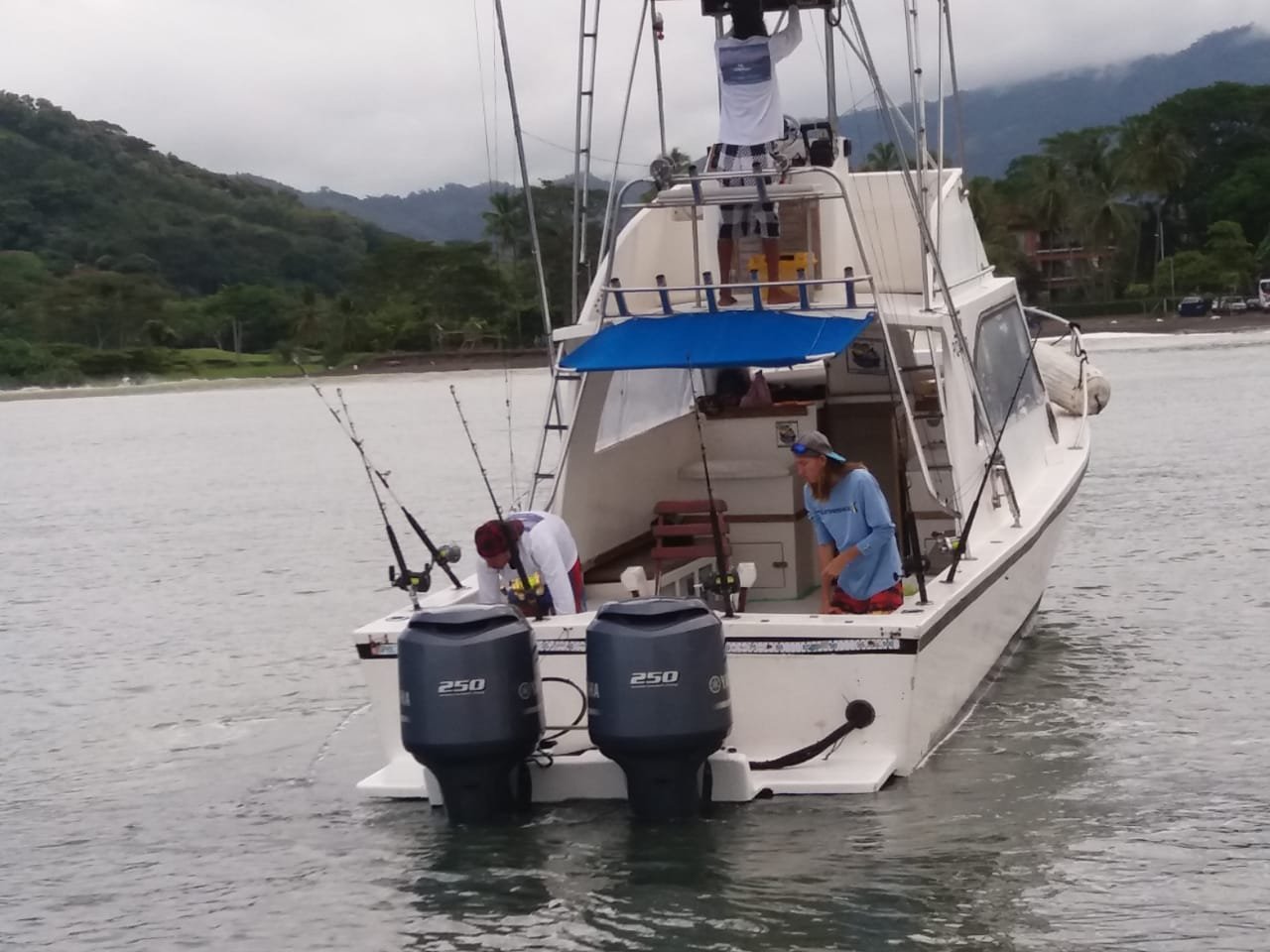 Wahoo Sportfishing Jaco 36' Makko fishing boat from Herradura Beach with Wahoo Sportfishing Jaco