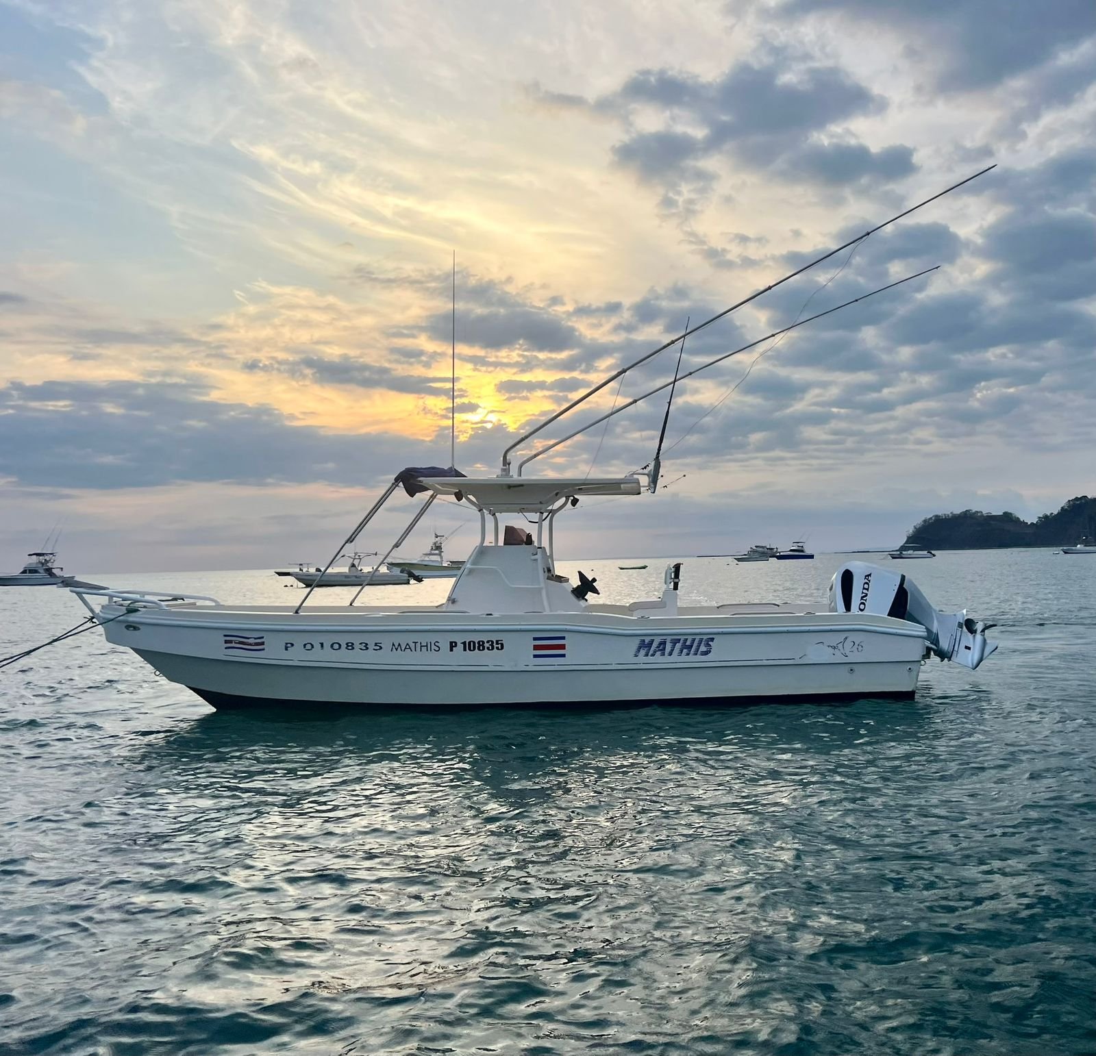 Wahoo Sportfishing Jaco 28' Apex Sportfisher fishing boat from Herradura Beach with Wahoo Sportfishing Jaco