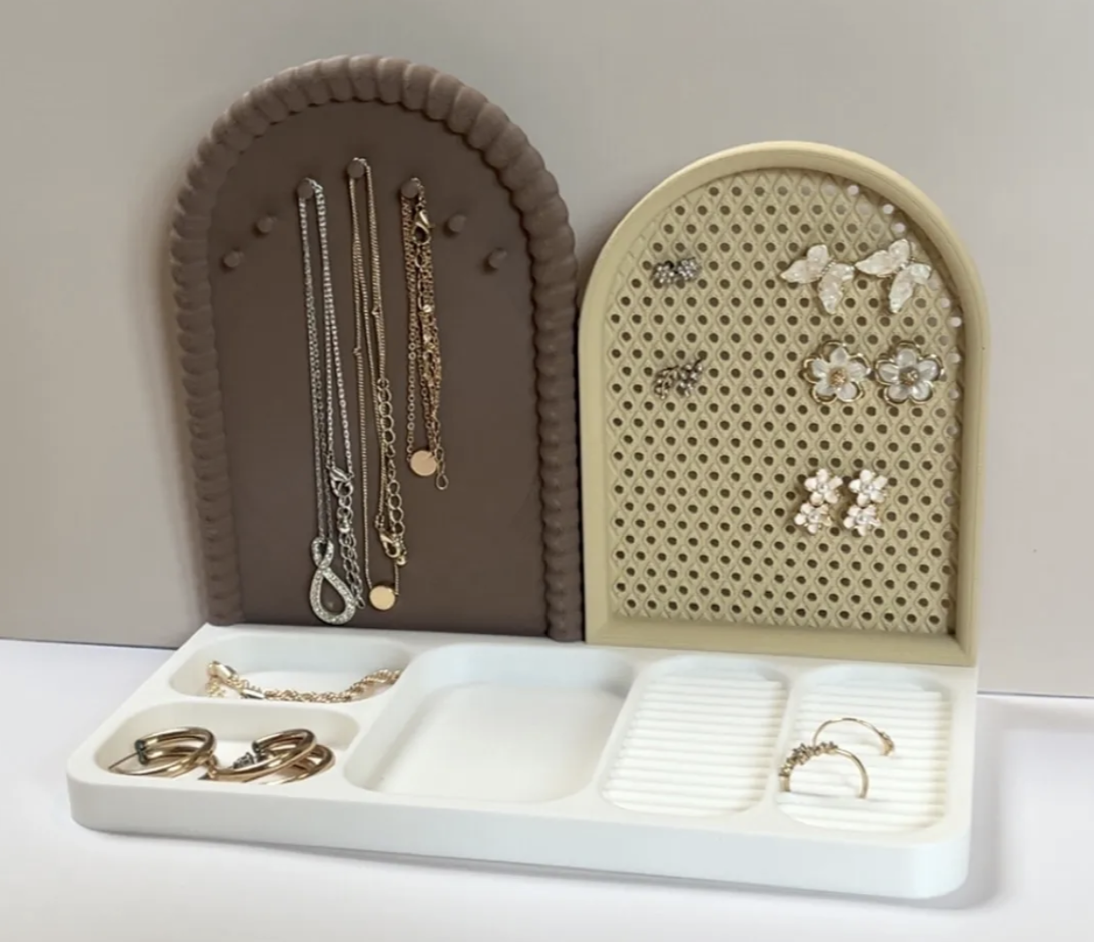 Arch Jewelry Organiser β custom 3D printed in Dubai by RiaanPrintz