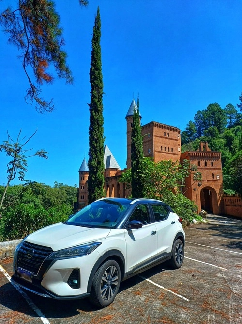 SUV executivo em viagem saindo de São Paulo