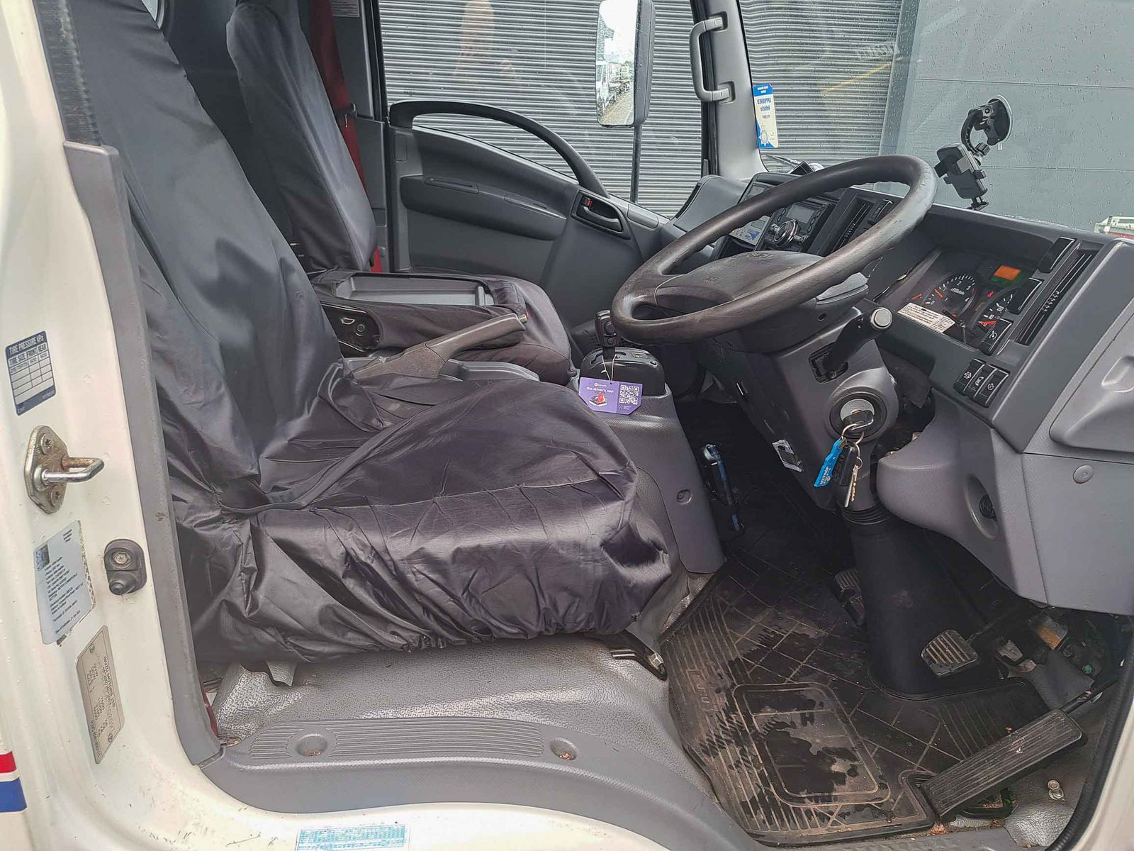 ISUZU N75-190 Day Cab (Choice of 2) - Image 3