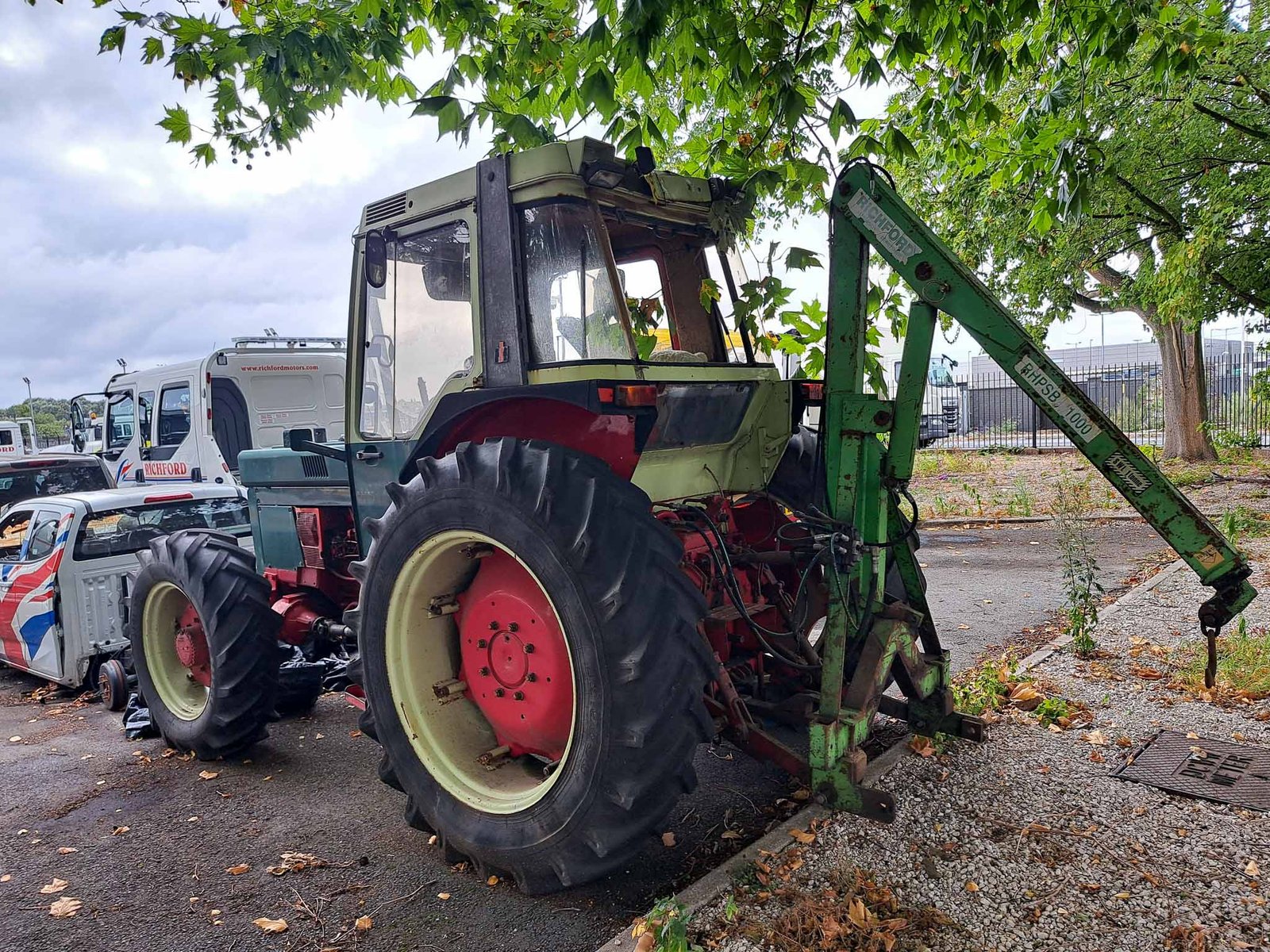 International 4x4 Tractor - Image 3