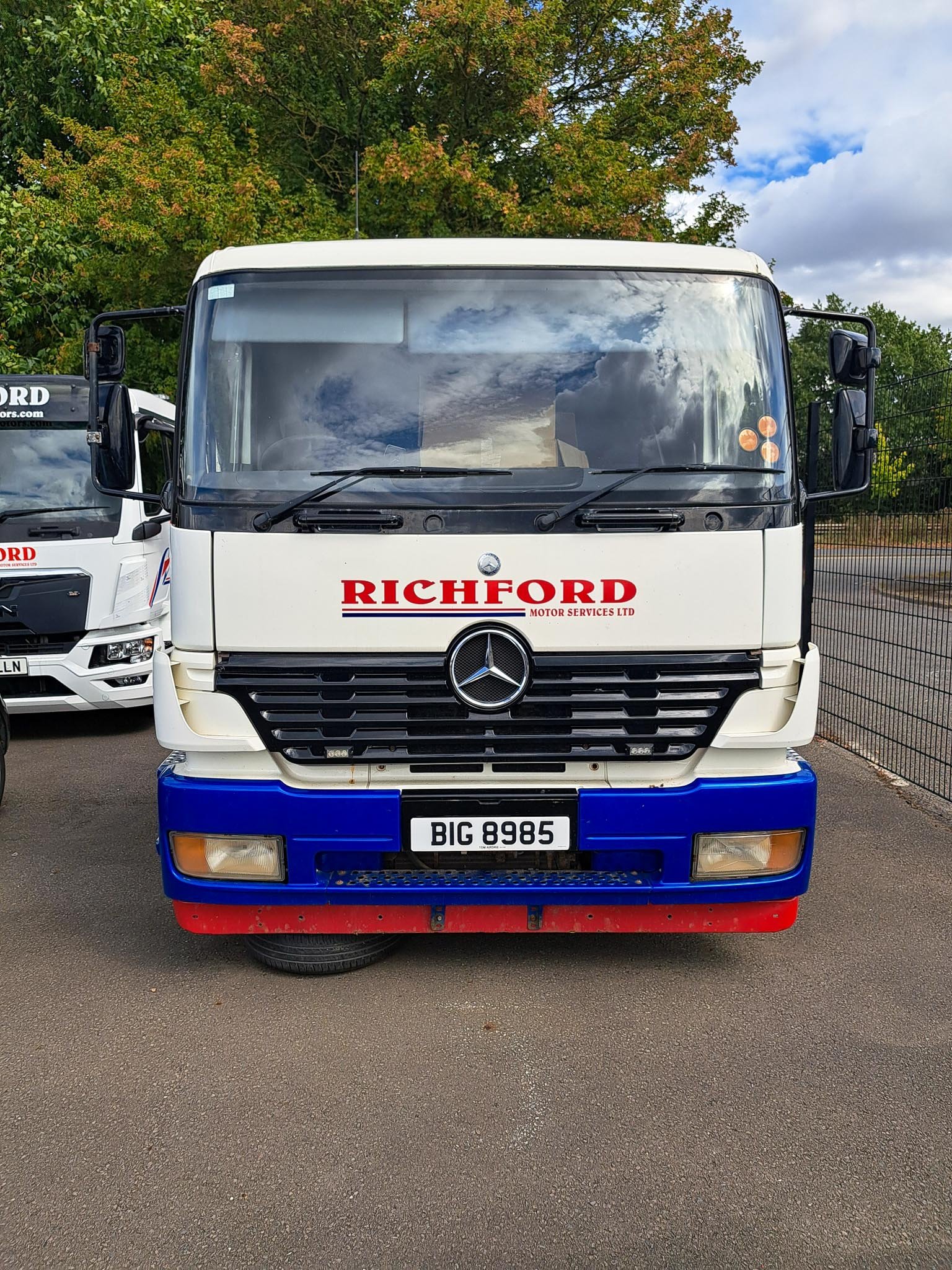 Mercedes Atego 2528 LL Day Cab – 6x2 Rear Steer (2003) - Image 1