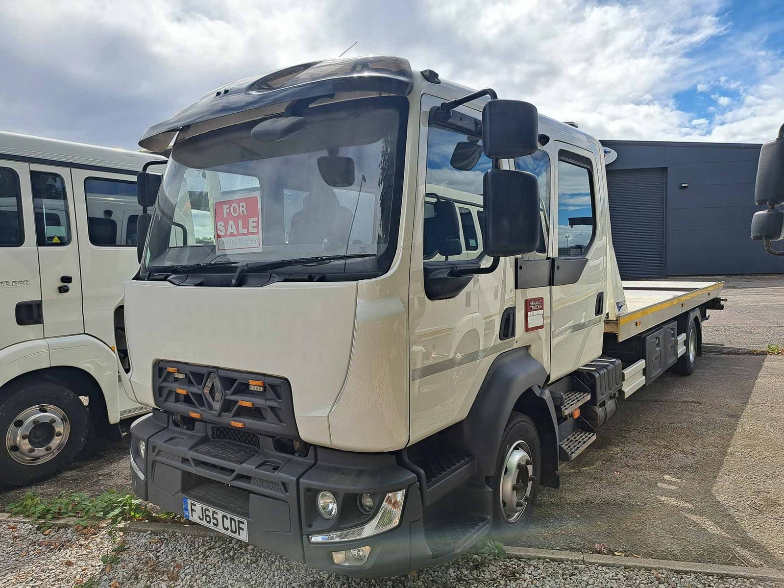 Renault Midlum D12-220 Crew Cab (2015) - Image 4