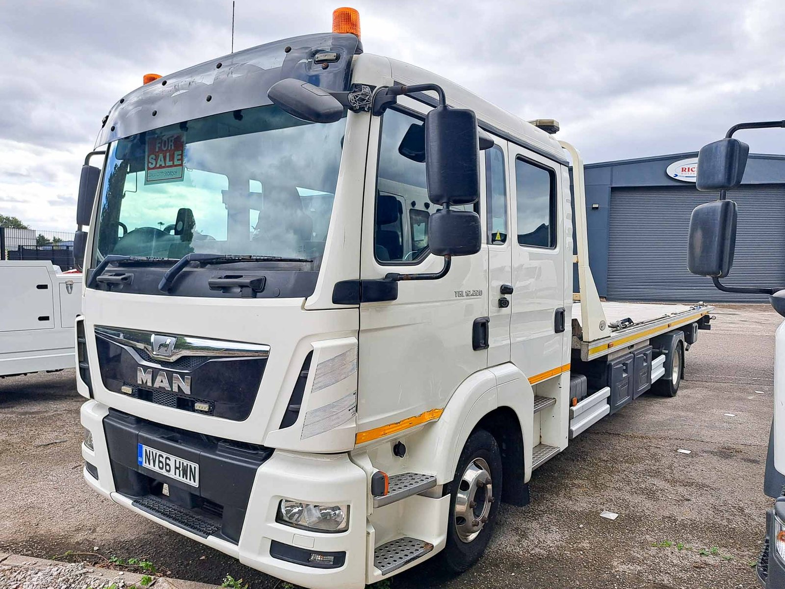 Choice of 4 – MAN 12.220 Crew Cab (12 Tonne 4x2 Auto) - Image 1