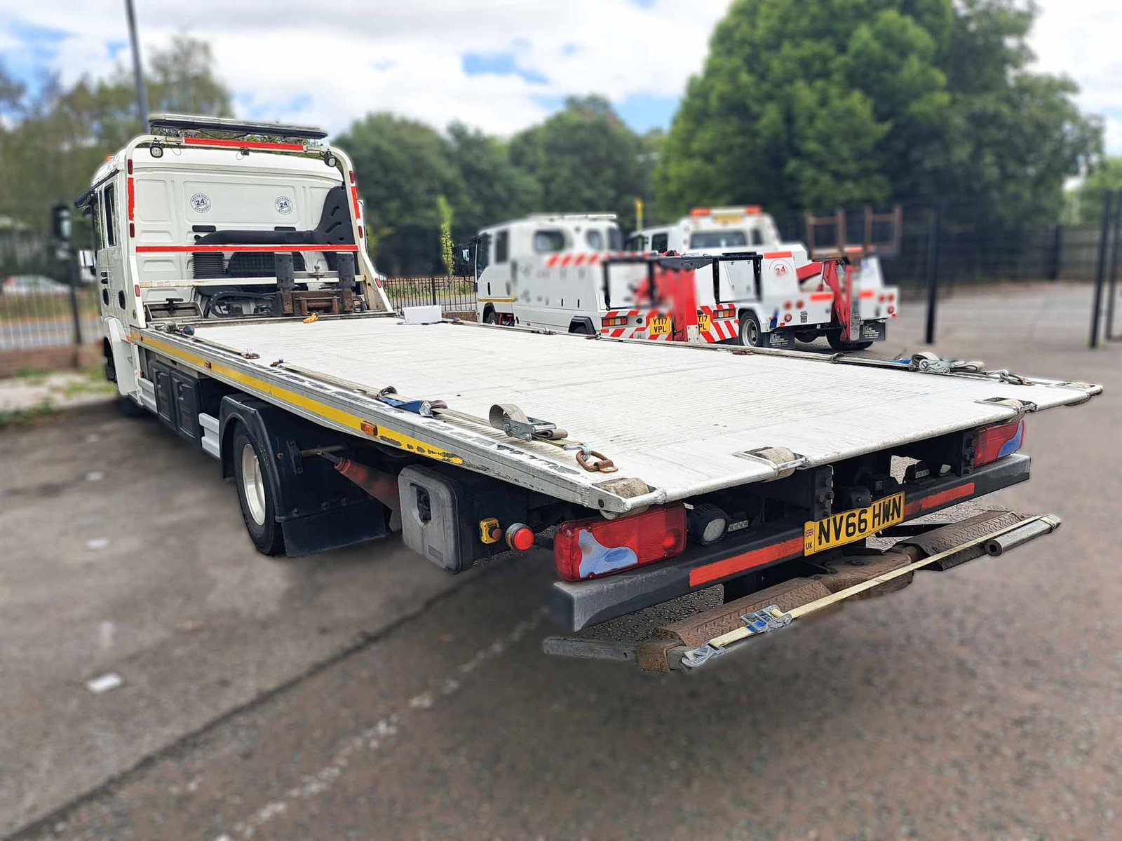 Choice of 4 – MAN 12.220 Crew Cab (12 Tonne 4x2 Auto) - Image 2