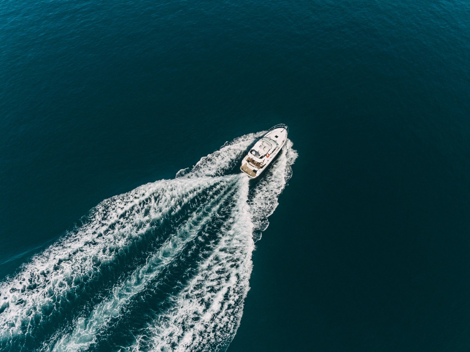 Speedboat Adventure in Turquoise Waters