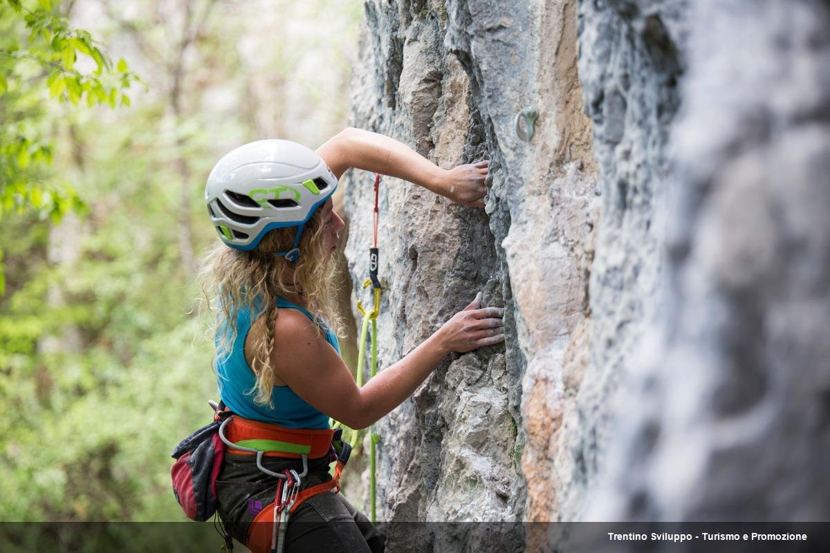 Rock climbing and via ferrata in the Brenta Dolomites Trentino