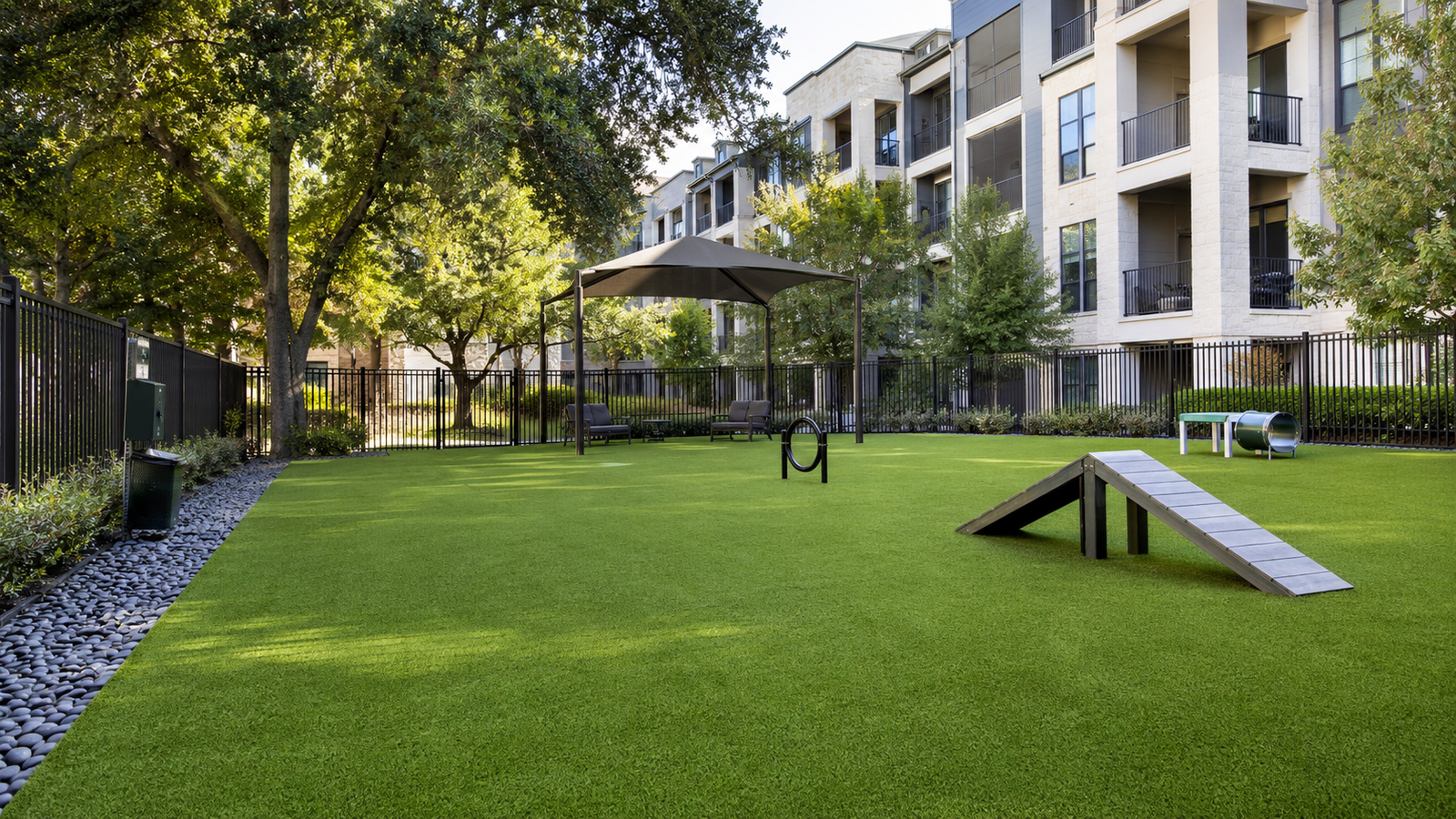 Dog parks & pet facilities