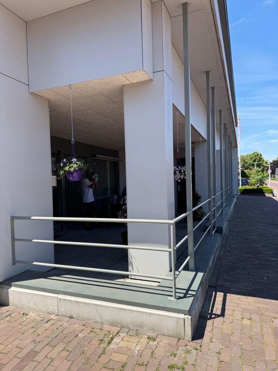 Schilderwerk van gevel en entree — Buitenschilderwerk