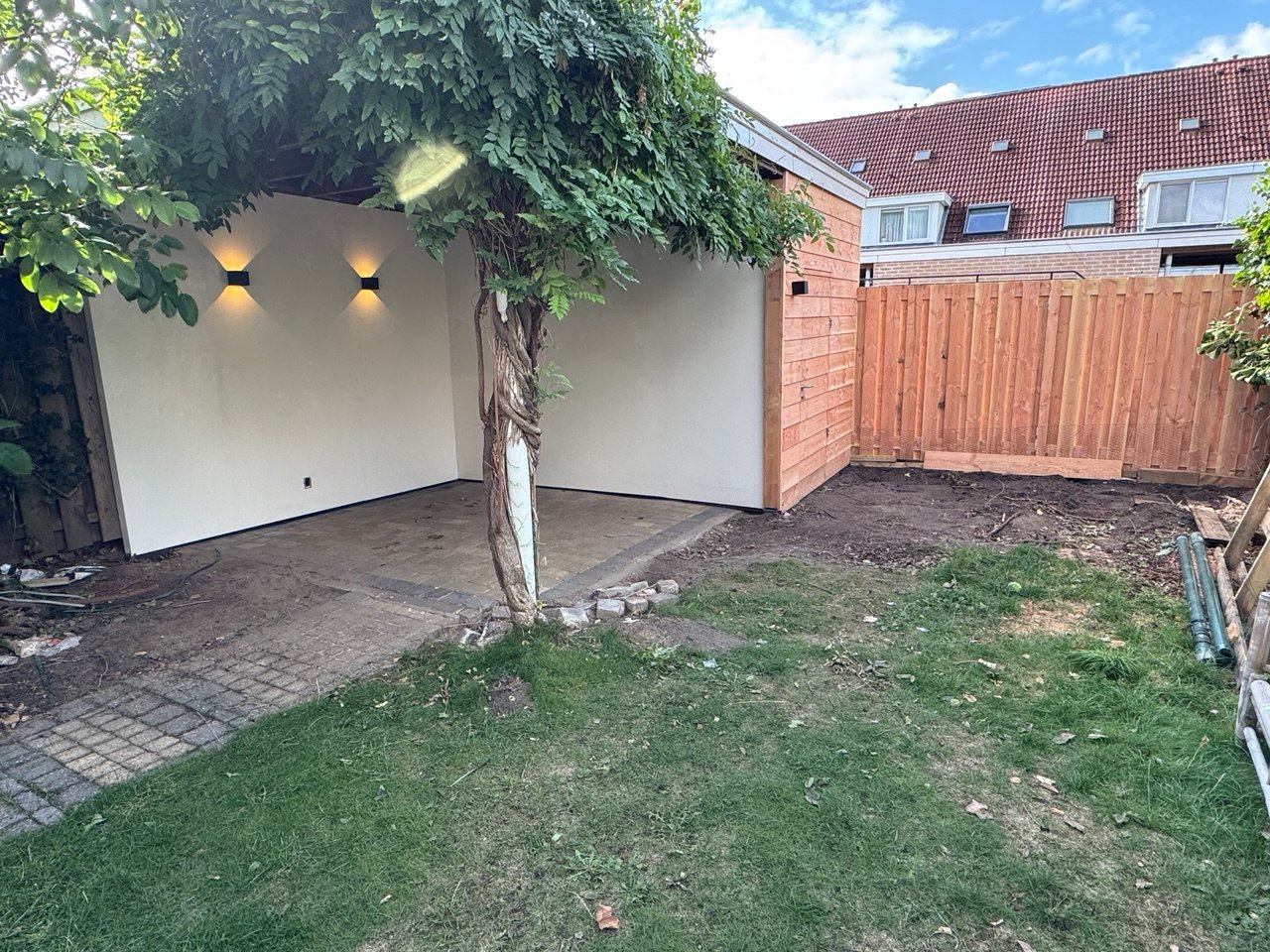 Carport met berging — Overloon