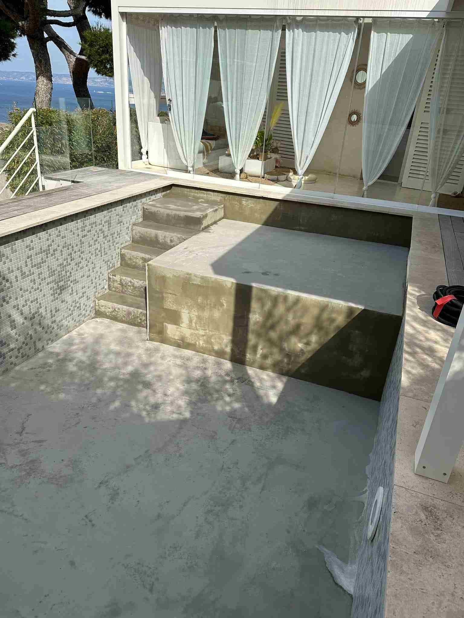 Avant rénovation de la piscine
