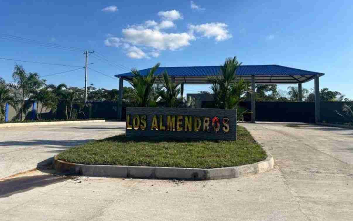 Los Almendros