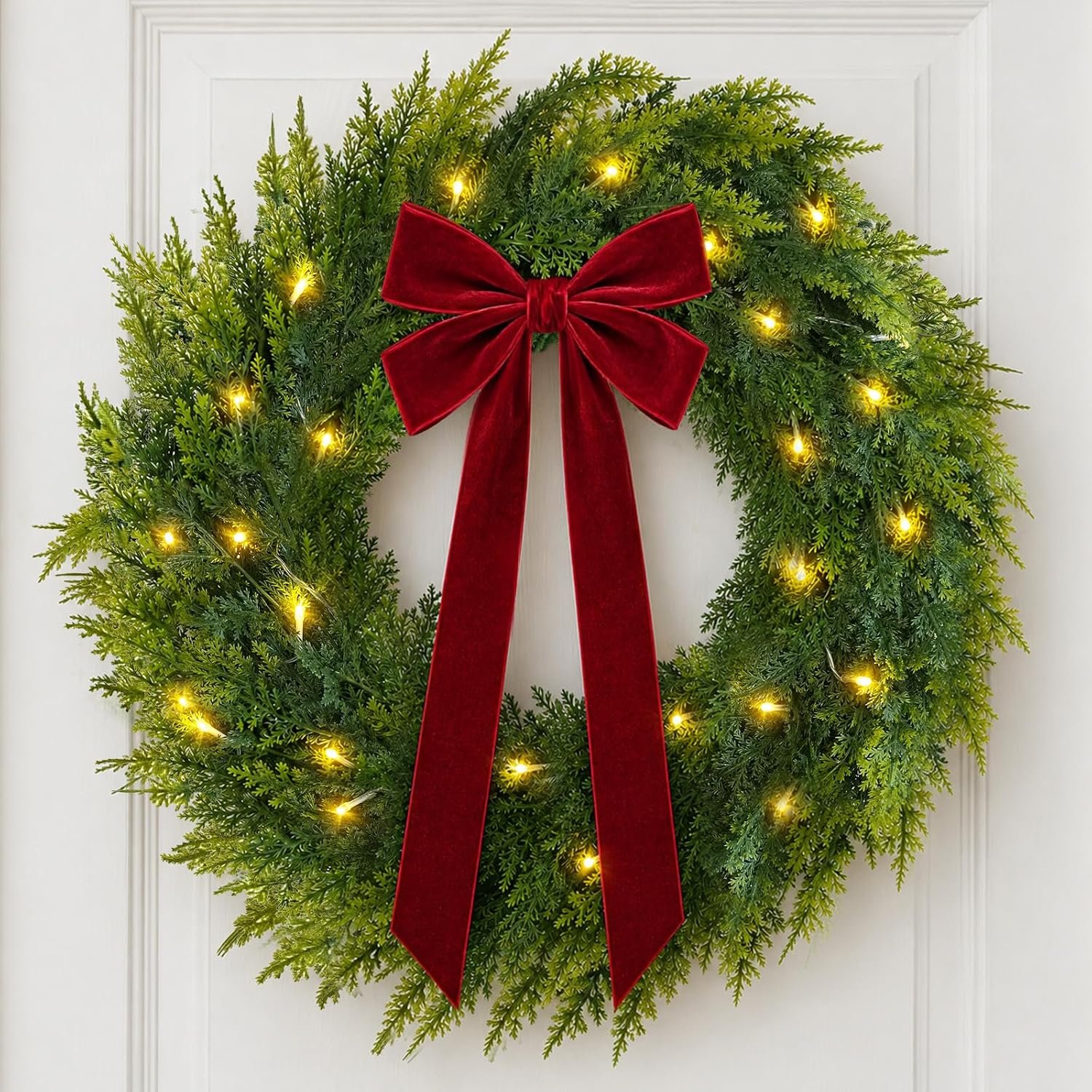 Pre-Lit Frosted Christmas Wreath, 24"