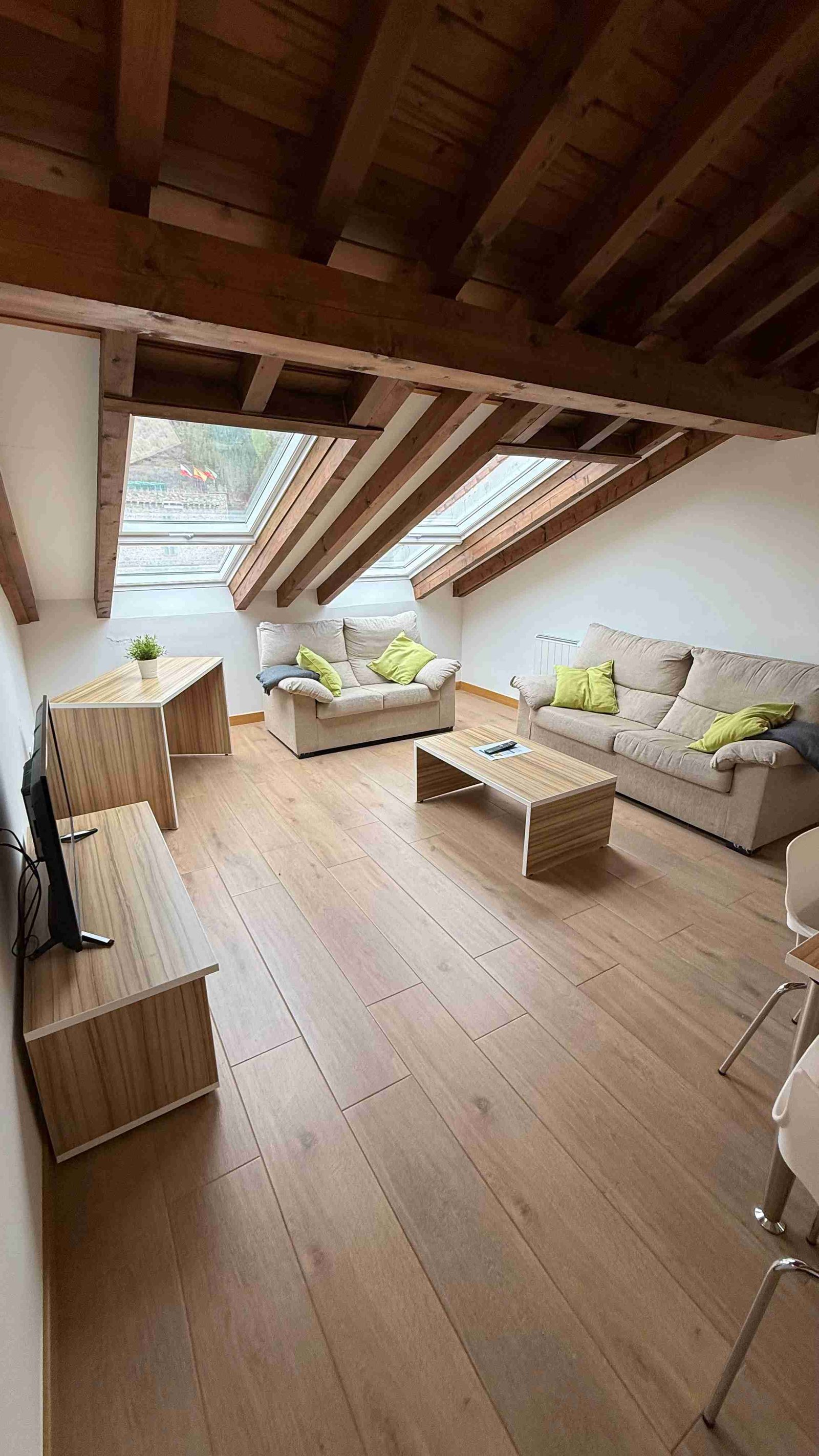 Apartamentos La Solana - Potes | Alojamiento en el corazón de Picos de  Europa