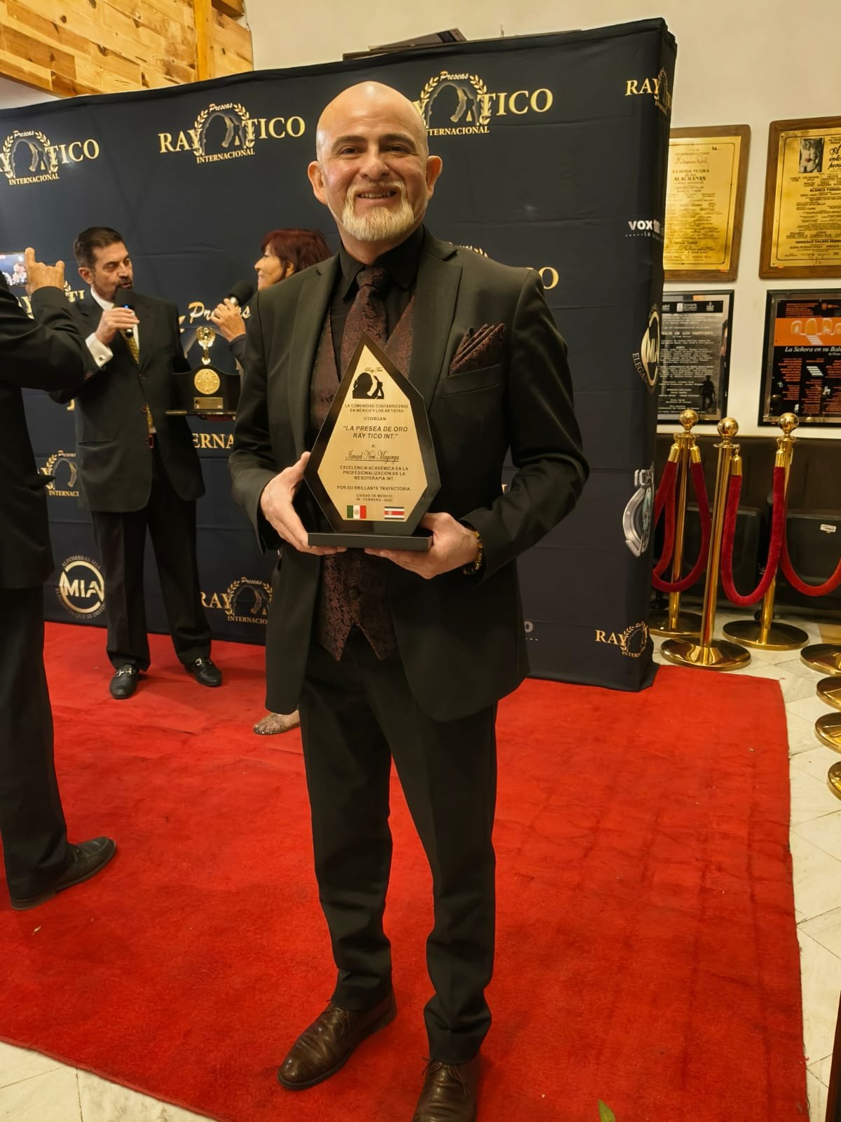 Premio Ray Tico Internacional
