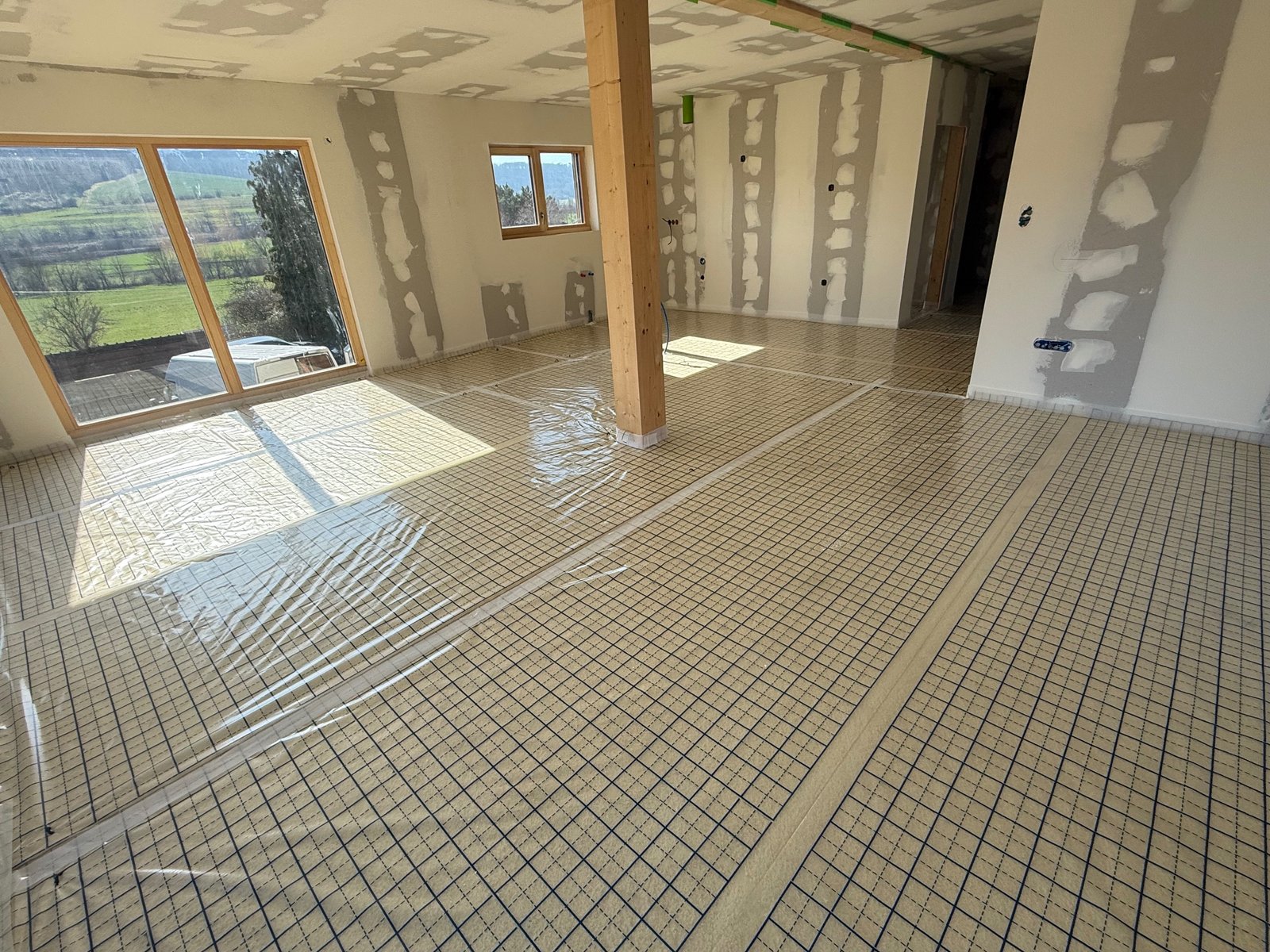 Isolation mousse polyuréthane sous chape - Préparation sol