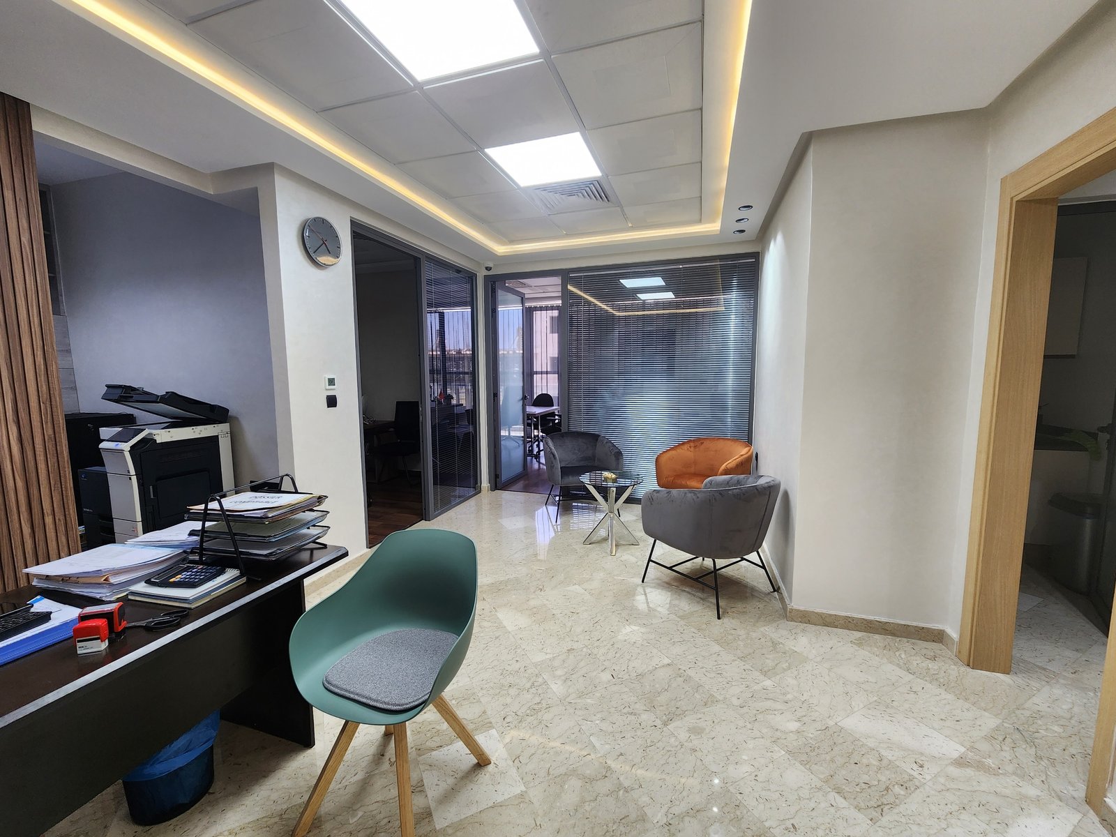 Hall d'accueil du cabinet d'avocat à Agadir