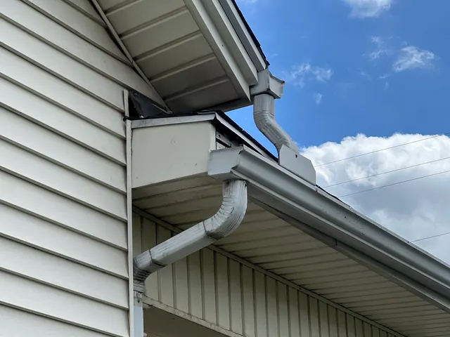 Soffit, fascia and gutter corner on a Dayton, Ohio home