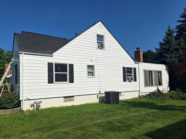 Finished XPRO ELITE roof replacement on a cape cod home in Piqua, Ohio