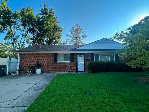 Brick ranch home in Kettering, Ohio with a finished new shingle roof