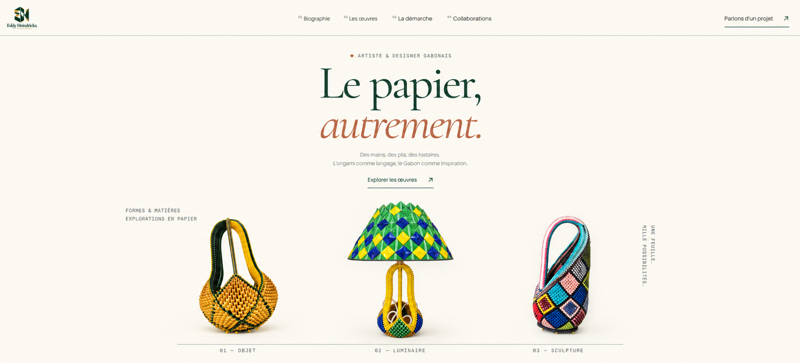 Site d'Eddy Heindrickx, artiste et designer gabonais : origami, sculptures en papier et collaborations, avec le titre « Le papier, autrement. »
