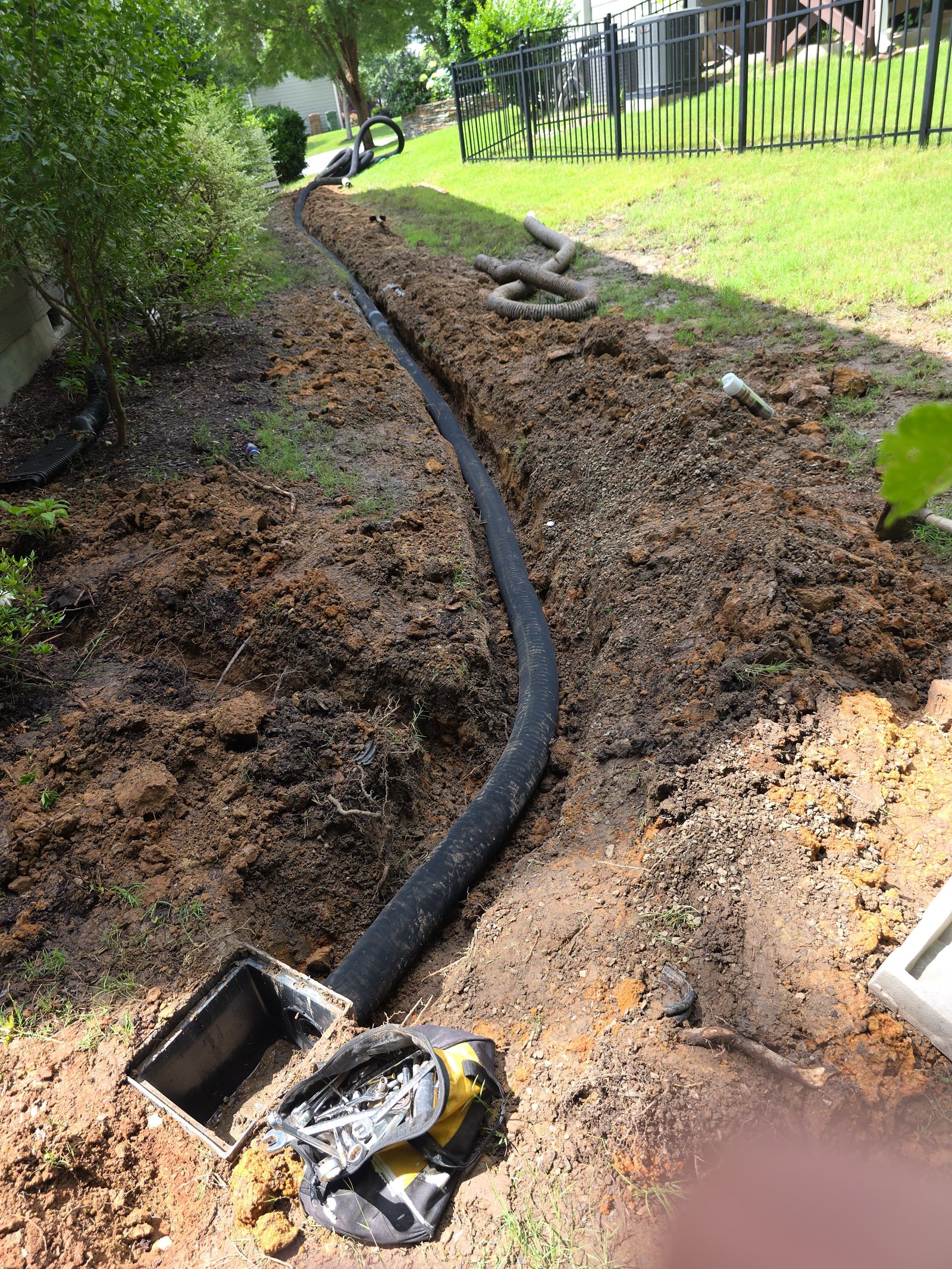 Gravel drainage bed installation