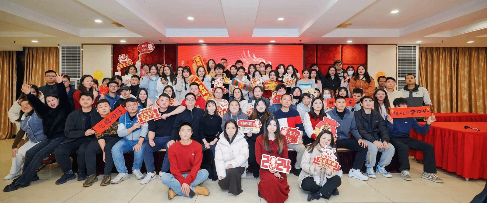 Fulfillant entire team group photo