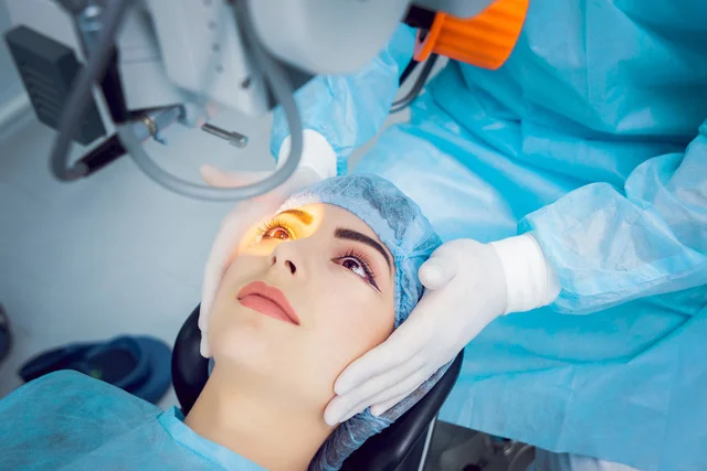 Διαθλαστική Χειρουργική Laser