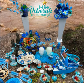 Mãe Deborah e oferendas