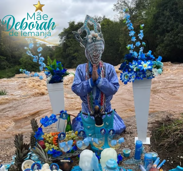 Mãe Deborah em ritual