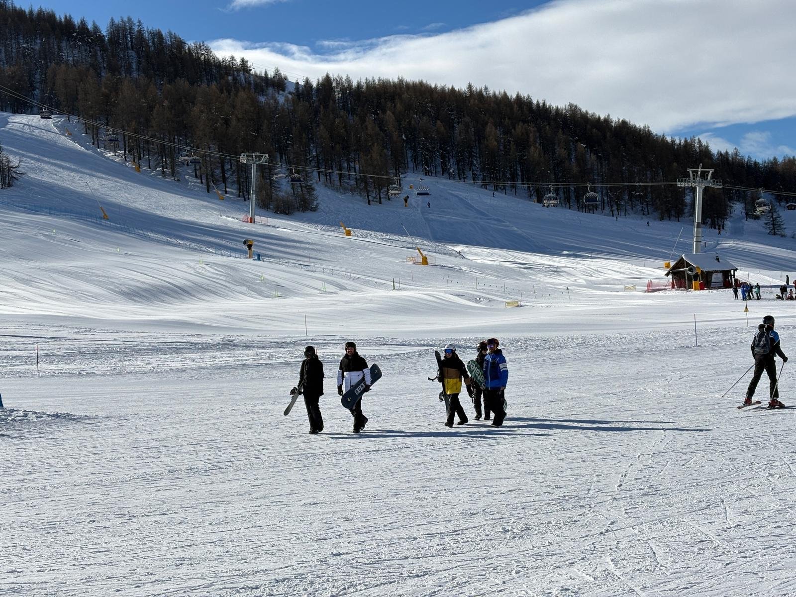 Corsi Collettivi di snowboard a Sestriere