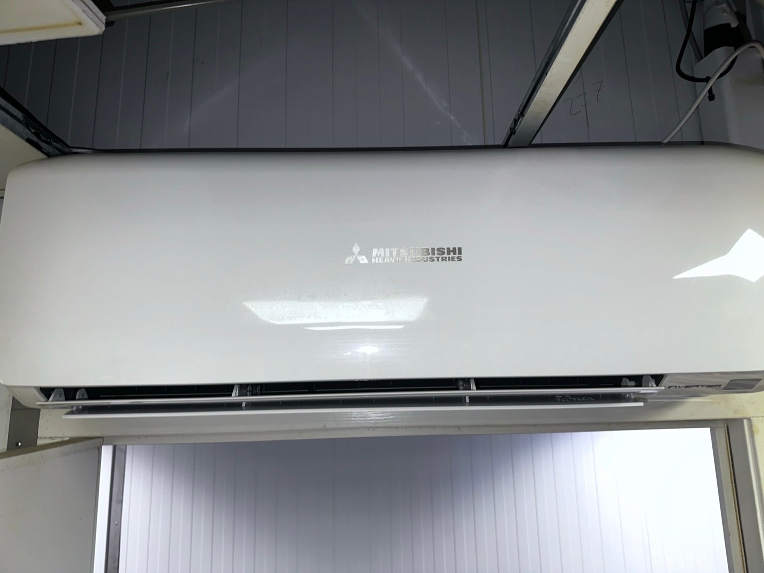 Binnenunit van een Daikin airconditioning gemonteerd aan de wand
