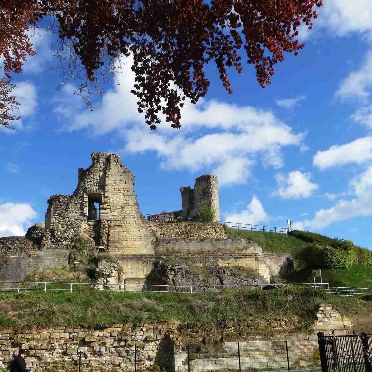 Historische foto van Kasteelruïne Valkenburg in Valkenburg