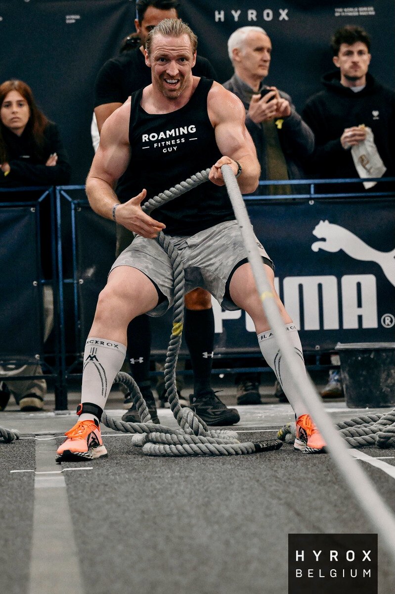 Sander pulling a sled at HYROX Belgium
