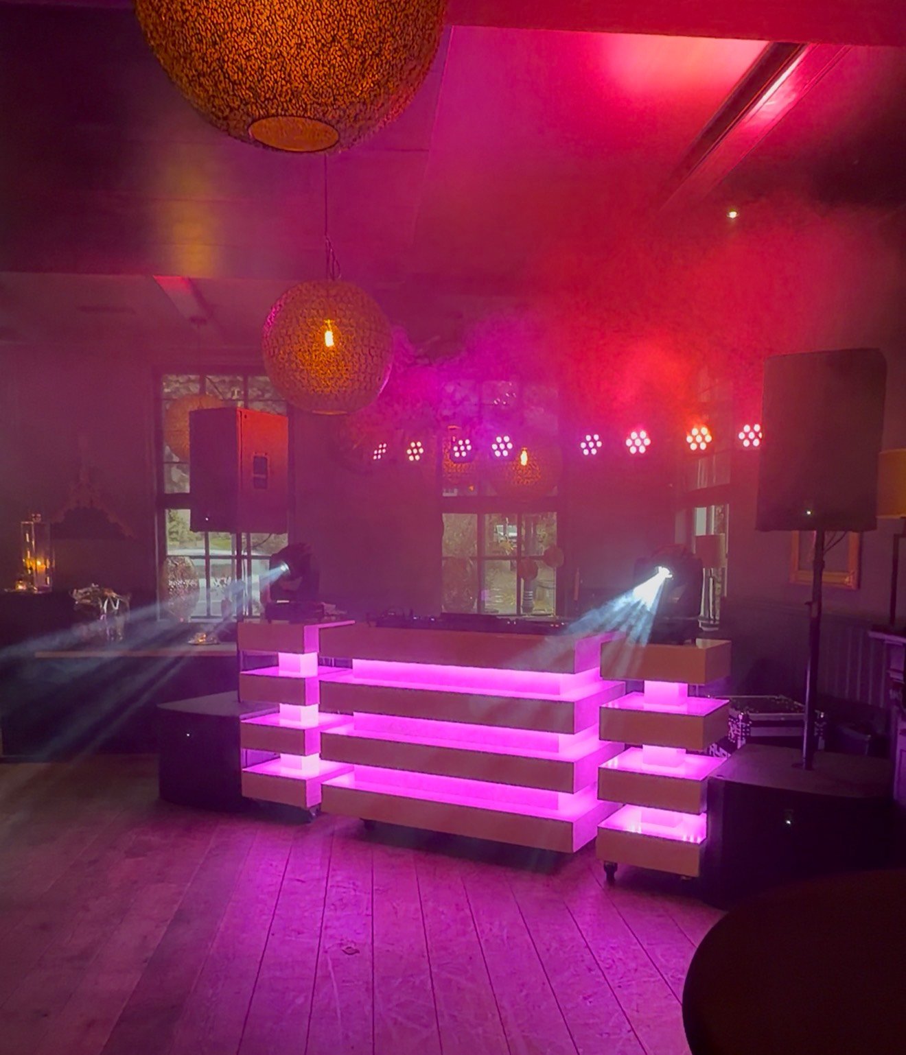 DJ DAAN outdoor setup with LED numbers