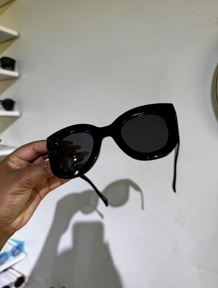 Large Cat Eye - Image 1