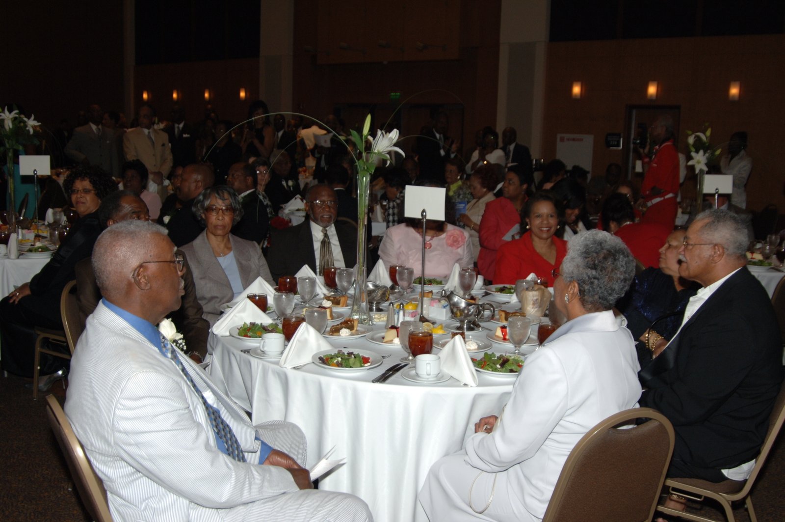 Formal banquet dinner with alumni seated at tables