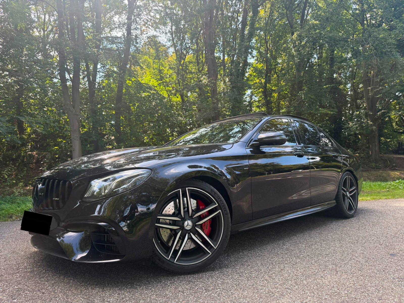 Mercedes E63S exterieur en luxe interieur