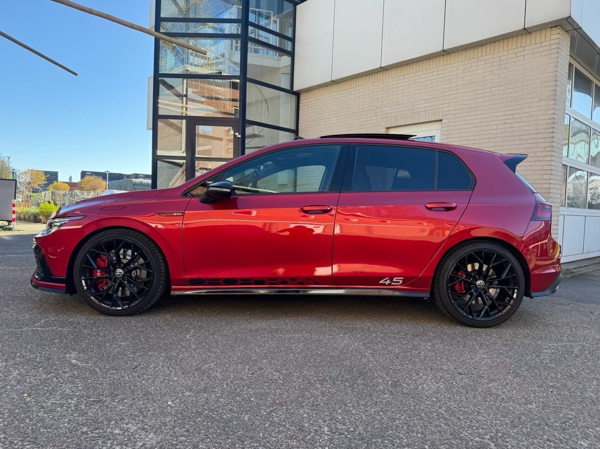 Volkswagen Golf 8 Clubsport 45 exterieur en interieur — thumbnail 4