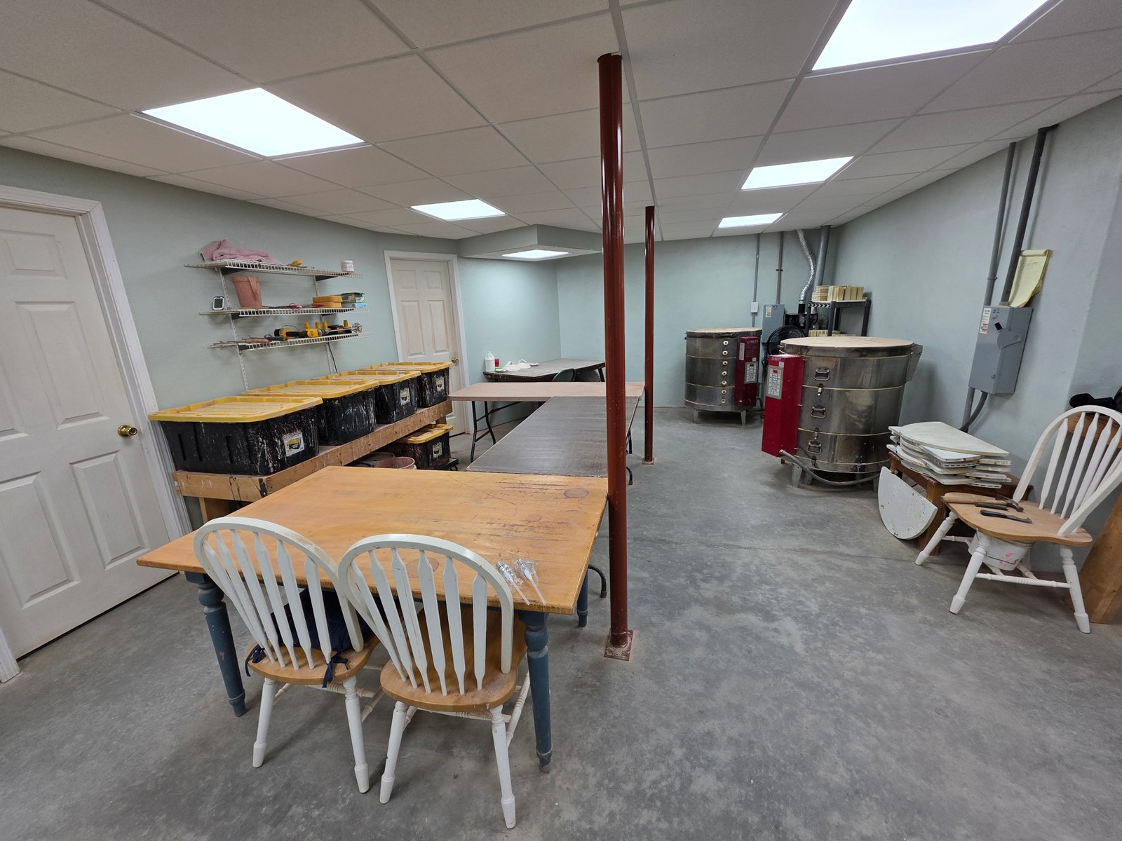Mudpuppies Pottery Studio Space - Kiln