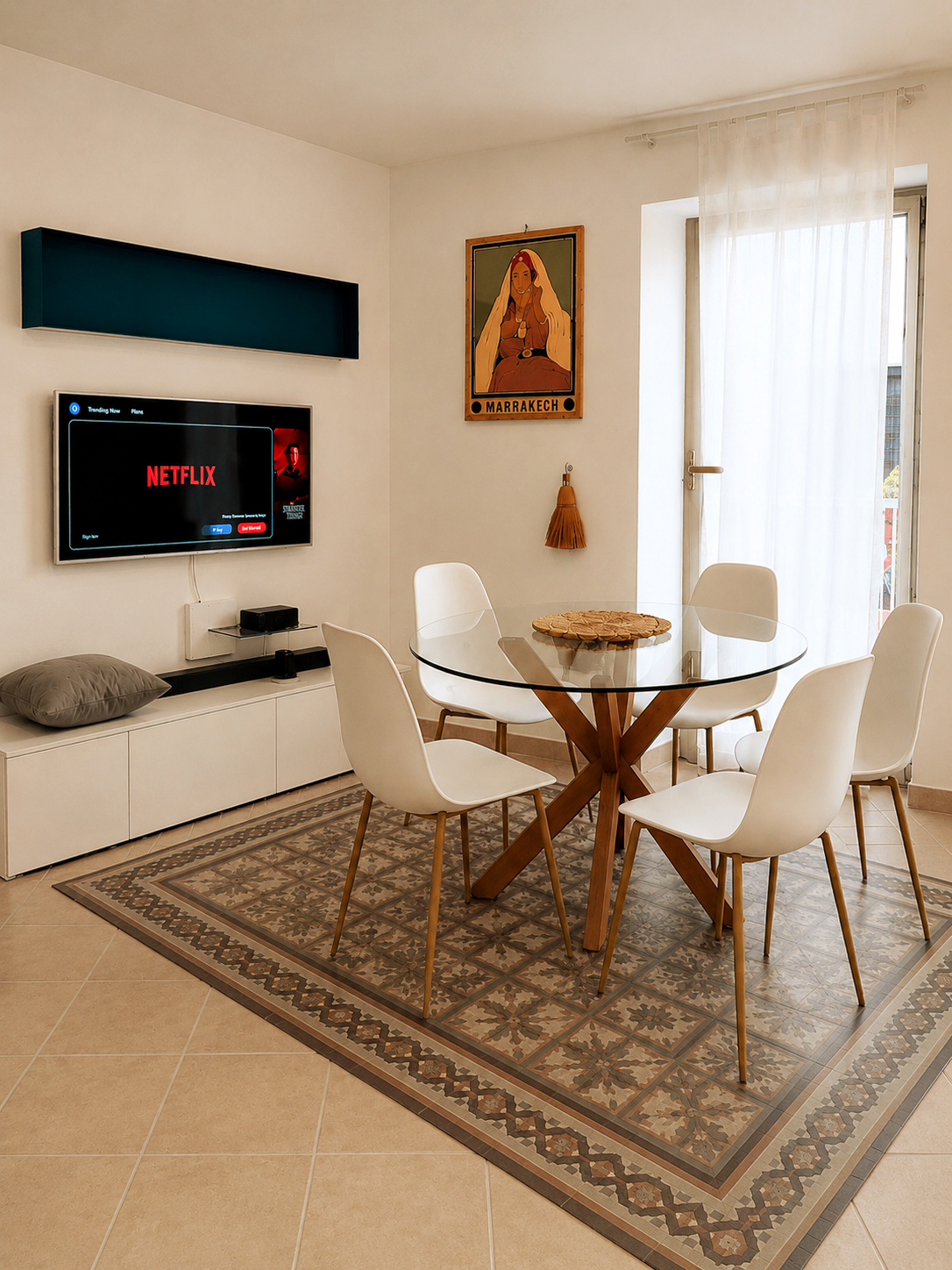 Living room with Smart TV, Netflix and a glass table