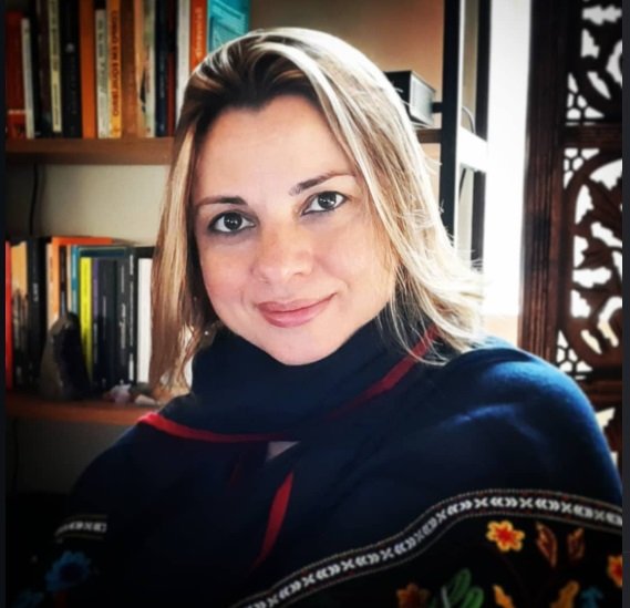 Daniela Rabadan - Acupunturista, psicanalista e professora de yoga