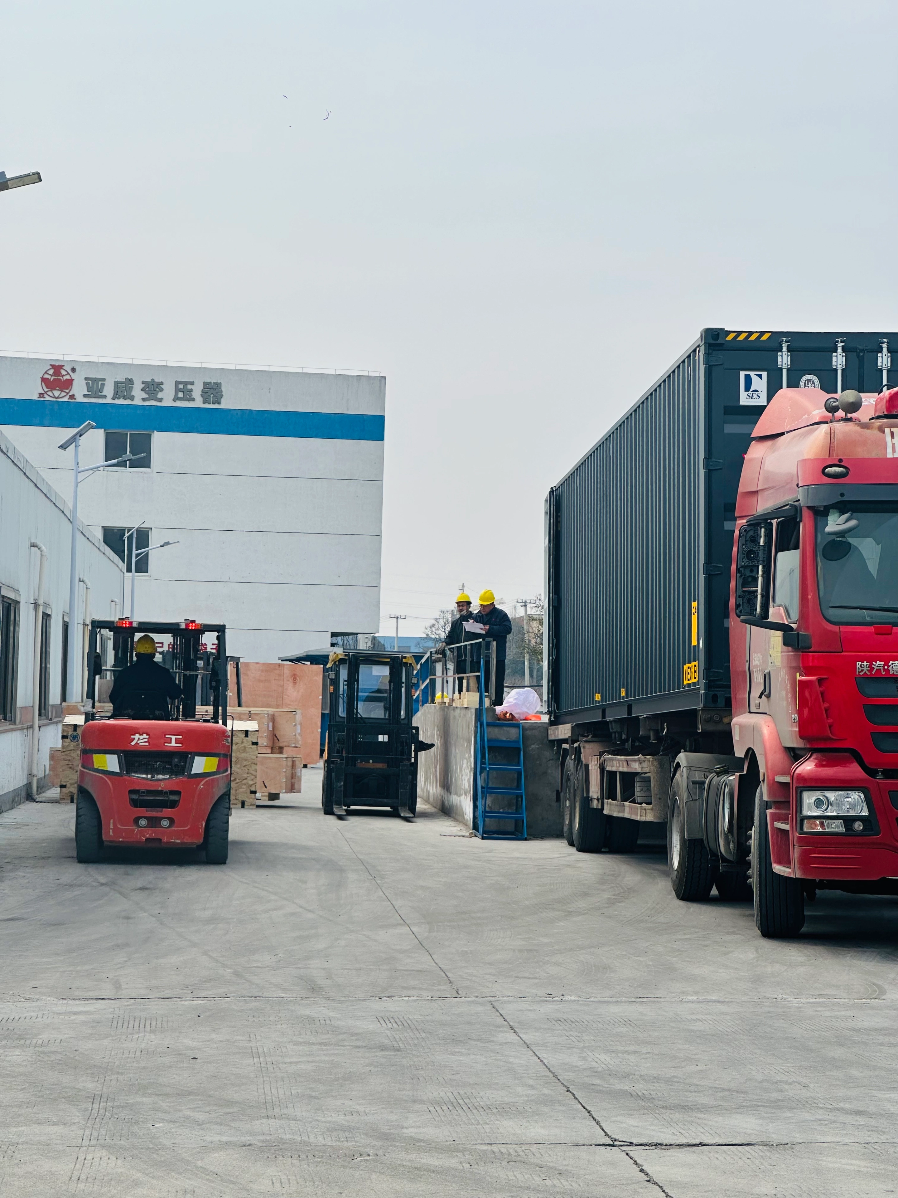 Pad Mounted Transformer Container Loading for Export Delivery Pad mounted transformer container loading for export shipment